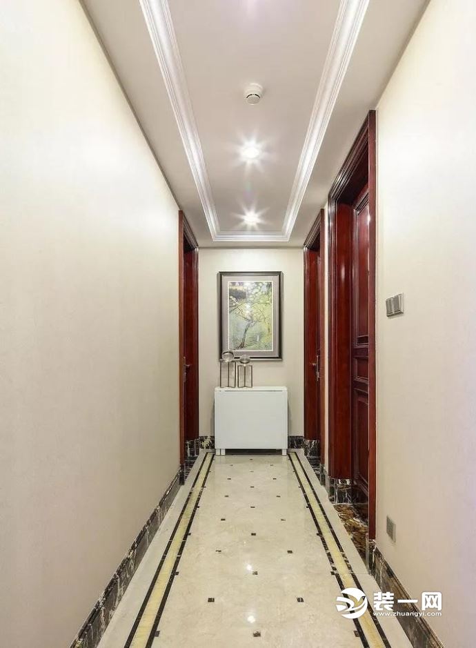 分享一组家庭走廊装修效果图 狭长空间设计有妙招     其实对于过道来